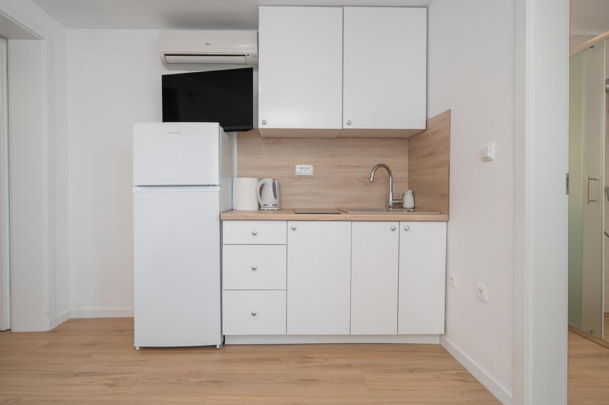 Antunovic Appartement *